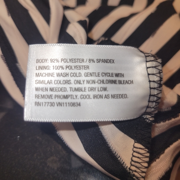 Striped Cocktail dress - Picture 6 of 7